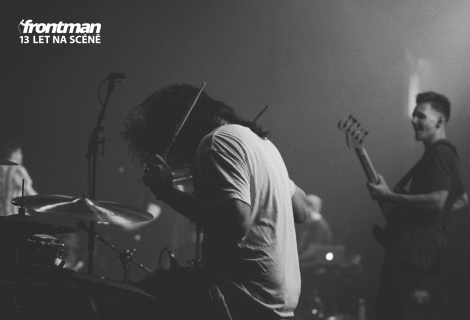 Rytmus je zdánlivě jednoduchá záležitost – ale jak je možné, že nás něco dokáže rozhýbat skoro automaticky, jako by si z vás někdo udělal loutku na vodících provázcích? | Foto: Nicholas Jeffries (Unsplash)