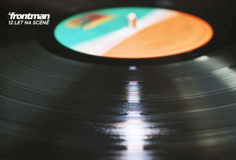 Poslech hudby z vinylu je rituál a požitek. | Foto: Jack Hamilton (Unsplash) Poslech hudby z vinylu je rituál a požitek. | Foto: Jack Hamilton (Unsplash)