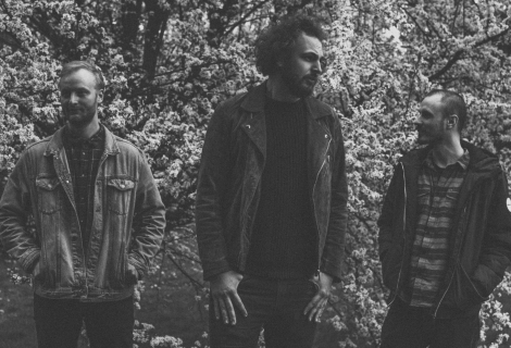 Olomoucké trio míchá stoner, desert rock, blues rock, grunge i psychedelii do jednoho Olomoucké trio míchá stoner, desert rock, blues rock, grunge i psychedelii do jednoho