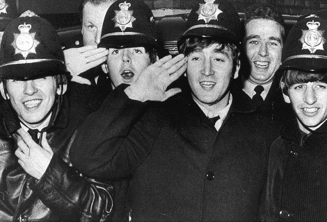 Beatles na návštěvě birminghamské policie. | Foto: Wikimedia commons
