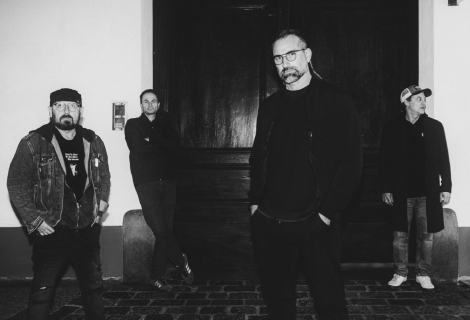 Tlak současné doby dokáže z Korben Dallas vydolovat jeden z jejich nejintenzivnějších momentů. | Foto: Tomáš Čertík