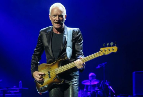 Sting se svou baskytarou Fender Precision '57 bez pickguardu, na kterou hrál i 28. října 2022 v Praze. Fotka je z londýnského koncertu v rámci tour My Songs v dubnu 2022. | Foto: Andrzej Strzelczyk 