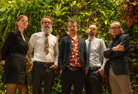 „Nechme umění lidem, AI ať si dělá reklamní prázdnotu,“ říkají Ivo Mikšovský a Ondřej Švandrlík z Nauzea Orchestra. | Foto: Tomáš Branda