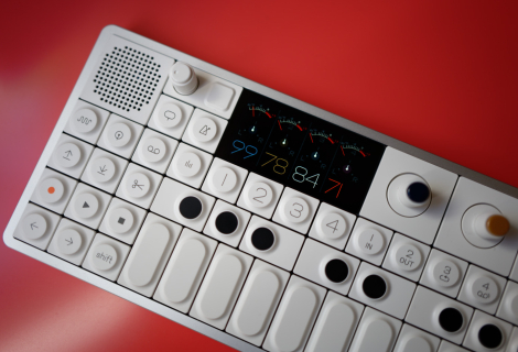 Teenage Engineering OP-1 field (foto Dušan Krejdl)