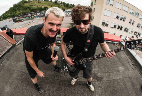 Dvojice Dan Kranich a Ivo Sedláček jde vědomě proti proudu českého rapu a jeho často předvídatelným schématům. | Foto: Jimmy Puda 