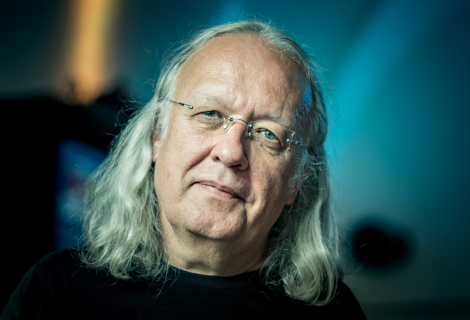 „Je to velmi důležitá národní psychoterapie – vědět, že nejsme jenom obětí, ale také viníkem. A pochopitelně to dost bolí,“ říká Petr Linhart. | Foto: Martin Myslivec