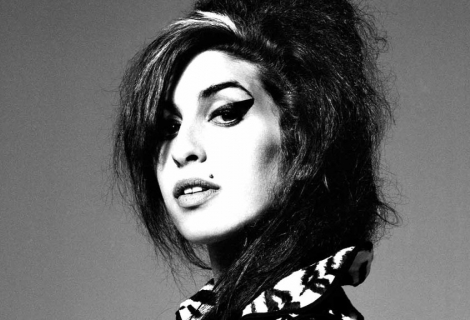 Amy Winehouse: A show beží ďalej… Amy Winehouse: A show beží ďalej…