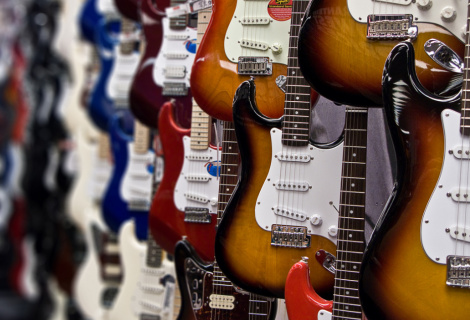 Fender Stratocaster je jeden ze standardů světa elektrických kytar Fender Stratocaster je jeden ze standardů světa elektrických kytar
