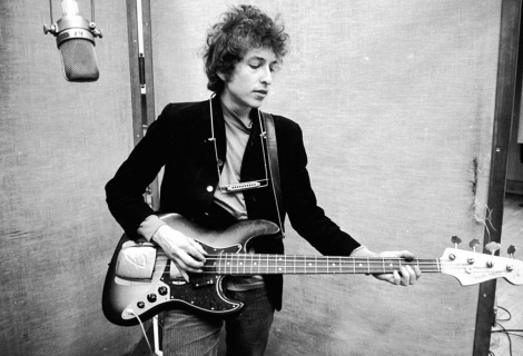 Bob Dylan s basou a foukačkou | Zdroj: Wikipedie