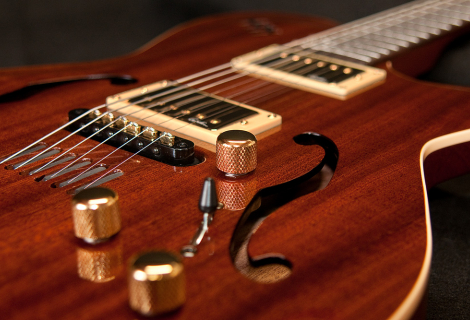 Godin Montreal Natural Mahogany