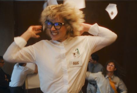 Klip k singlu ses zasek vizuálně podtrhuje hlavní myšlenku celého songu: fenomén zaseknutí se, ať už v čase nebo mentálně. | Foto: Studio KUK