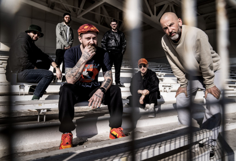 Kato na Nekorektu dokazuje, že chytrý rap může být i po dekádách ostrý, vtipný a nepříjemně přesný. | Foto: Marek Musil