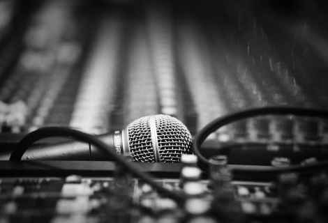 Určitě se podívejte do profesionálního studia, aspoň na den. Jak říkávál jeden můj bratr se skautu, kraďte očima. | Foto: Leo Wieling (Unsplash) Určitě se podívejte do profesionálního studia, aspoň na den. Jak říkávál jeden můj bratr se skautu, kraďte očima. | Foto: Leo Wieling (Unsplash)