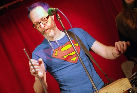 Martin Černý a theremin (Foto: Martin Myslivec)