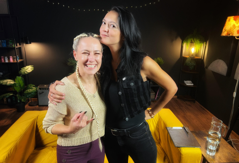 „Pokud máte zájem o zpěv a chcete to zkusit, stačí jediná věc – rozhodnout se,“ říká zpěvačka Beego. | Foto: Marty Novotný (Kytary)