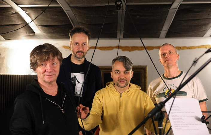 Chuntu tvoří Martin Kyšperský a Aleš Pilgr z Květů, Marek Doubrava (Hm…) a výtvarník a hudebník Petr Nikl. | Foto: Milan Novotný