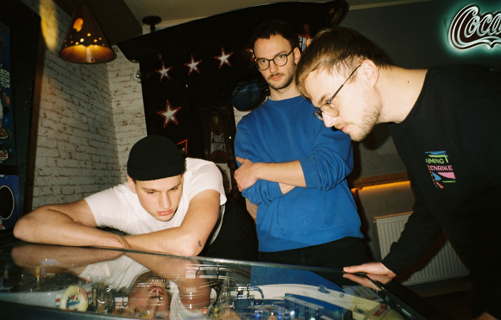 Účast zhruba 20 lidí by některé kapely prohlásily za propadák, pro nás to byla ale první zkušenost s pop-up hraním. | Foto: Dvořák