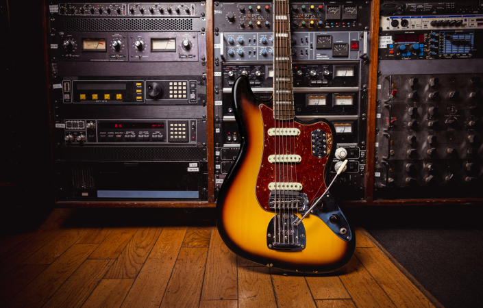 Nový George Harrison 1967 Bass VI kopíruje vzhled i detaily Harrisonova původního nástroje. | Foto: Fender