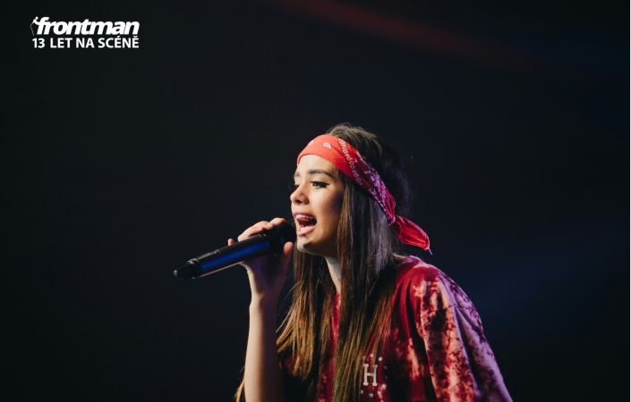 I s hlasem si můžete dělat, co chcete: šeptat, řvát, falešně kníkat nebo growlit. Má to jen jeden háček – je fajn, když to vypadá jako umělecký záměr, ne jako znouzectnost. | Foto: Elizeu Dias (Unsplash)