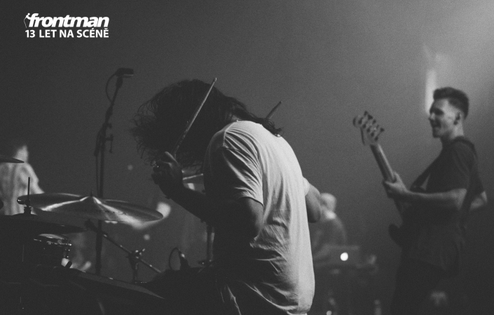 Rytmus je zdánlivě jednoduchá záležitost – ale jak je možné, že nás něco dokáže rozhýbat skoro automaticky, jako by si z vás někdo udělal loutku na vodících provázcích? | Foto: Nicholas Jeffries (Unsplash)