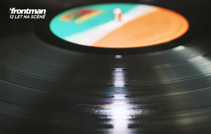 Poslech hudby z vinylu je rituál a požitek. | Foto: Jack Hamilton (Unsplash)