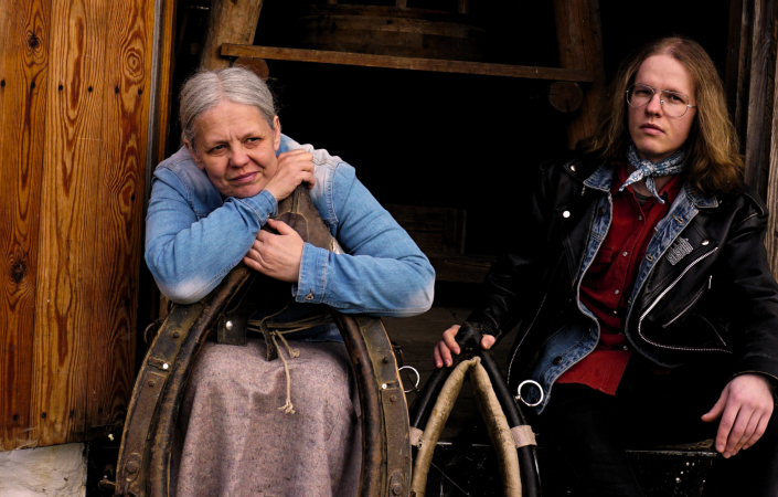 Veronika Kicková a Ján Kicko tvoří duo Hmlisto. V písních se odráží jejich zkušenost života na samotě. | Foto: Tereza Vlková
