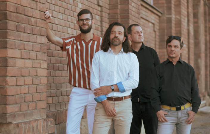 Moontides je EP o ztrátách, vzpomínkách z dětství, síle vztahů, jejich křehkosti i potřebě změny. | Foto: Štefan Berec