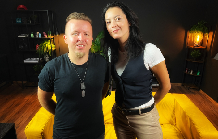 „Nejlepší je, když jste svoji největší fanoušci. Pak to všechno vlastně děláte pro sebe a tak, aby se to vám líbilo,“ říká Miloš Blaháček z Digiton Agency | Foto: Marty Novotný (Kytary)