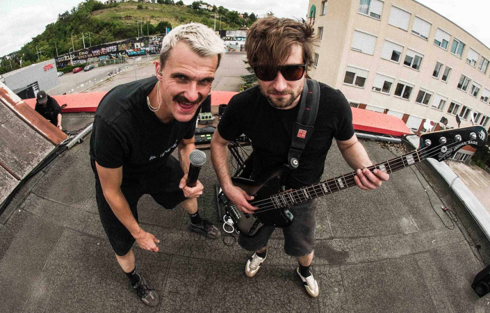 Dvojice Dan Kranich a Ivo Sedláček jde vědomě proti proudu českého rapu a jeho často předvídatelným schématům. | Foto: Jimmy Puda 