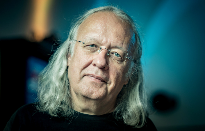 „Je to velmi důležitá národní psychoterapie – vědět, že nejsme jenom obětí, ale také viníkem. A pochopitelně to dost bolí,“ říká Petr Linhart. | Foto: Martin Myslivec