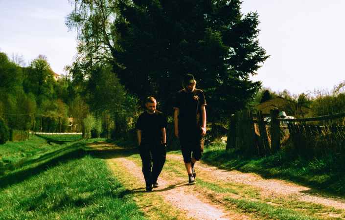 Duo post-hudba se na akustické desce vrací ke svému katalogu bez nostalgické úcty i potřeby se od něj odstřihnout. | Foto: Štěpán Svoboda